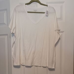 Old Navy White Short Sleeve Tee